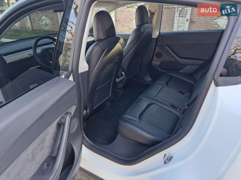 Внедорожник / Кроссовер Tesla Model Y 2022 в Тростянце