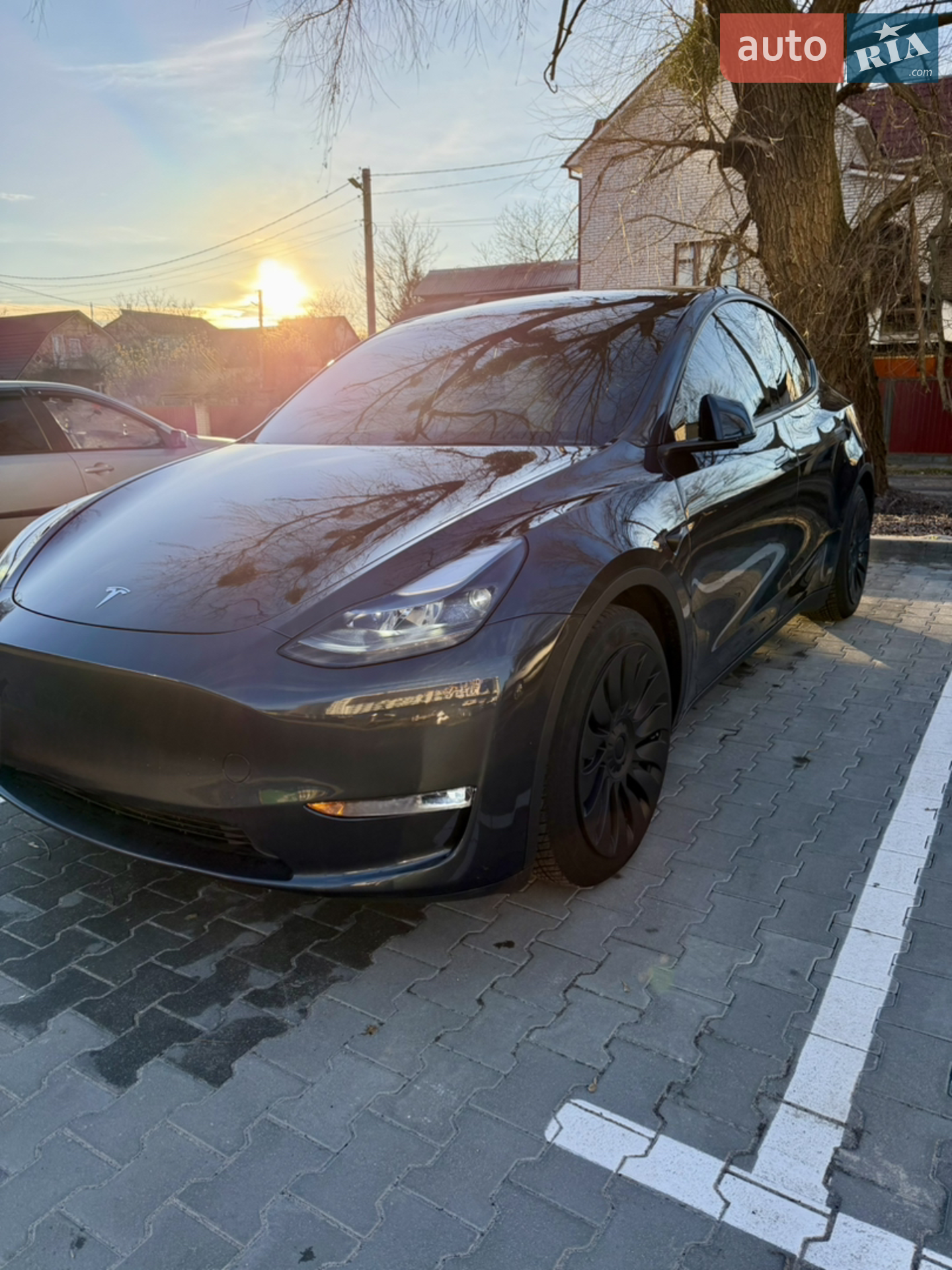 2024 Tesla Model Y - мініатюра 3