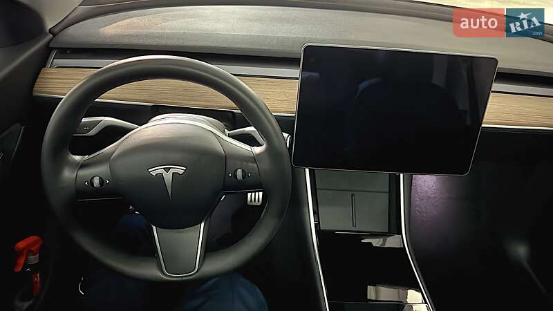 Внедорожник / Кроссовер Tesla Model Y 2020 в Киеве