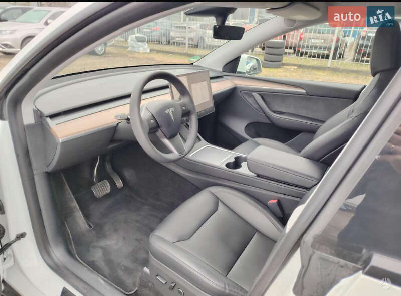 Внедорожник / Кроссовер Tesla Model Y 2024 в Ровно