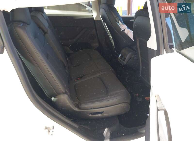 Внедорожник / Кроссовер Tesla Model Y 2024 в Ровно