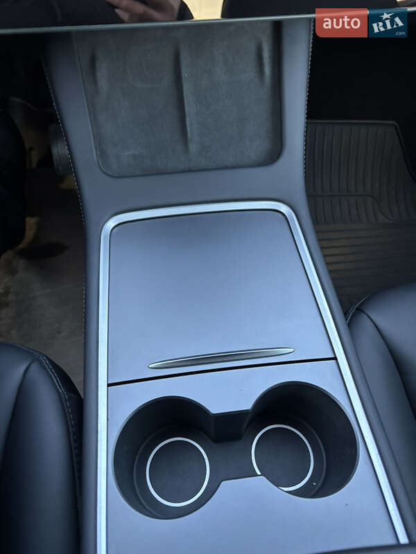 Внедорожник / Кроссовер Tesla Model Y 2023 в Тернополе