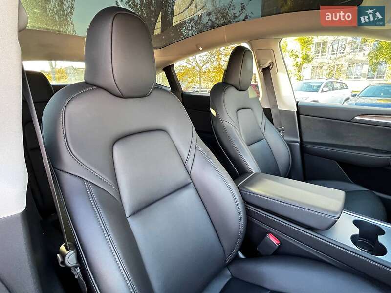 Внедорожник / Кроссовер Tesla Model Y 2023 в Днепре