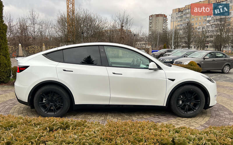 Внедорожник / Кроссовер Tesla Model Y 2021 в Львове