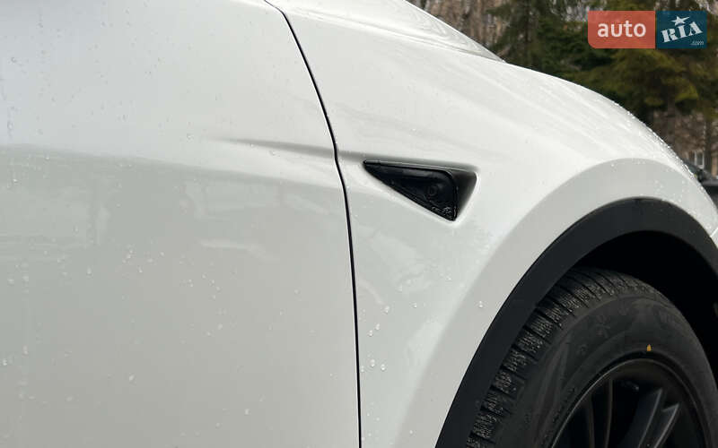 Внедорожник / Кроссовер Tesla Model Y 2021 в Львове