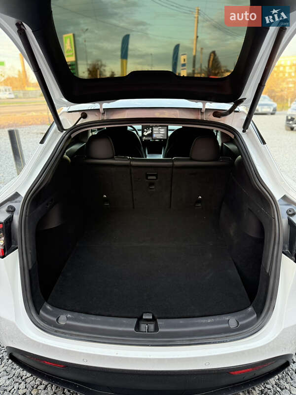 Внедорожник / Кроссовер Tesla Model Y 2020 в Стрые