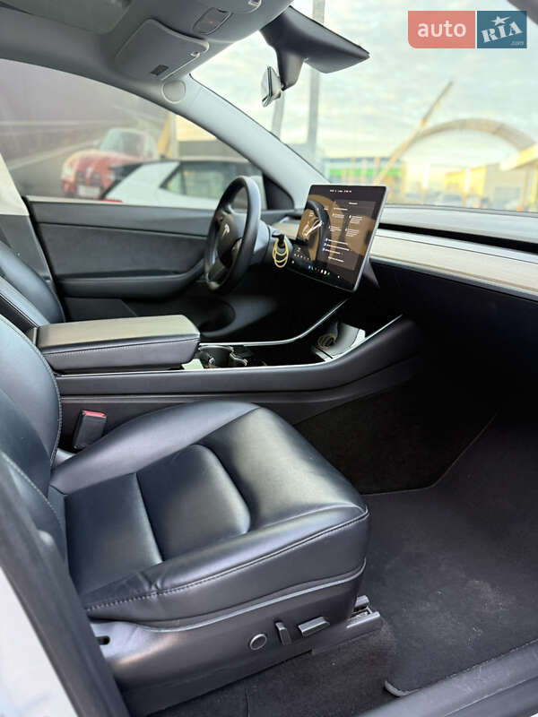 Внедорожник / Кроссовер Tesla Model Y 2020 в Стрые