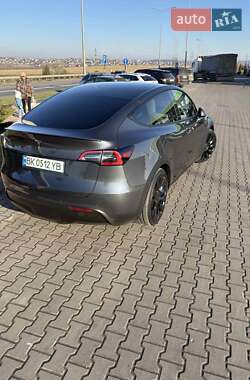 Внедорожник / Кроссовер Tesla Model Y 2021 в Ровно