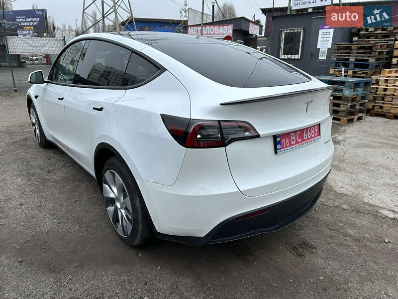 Внедорожник / Кроссовер Tesla Model Y 2023 в Киеве
