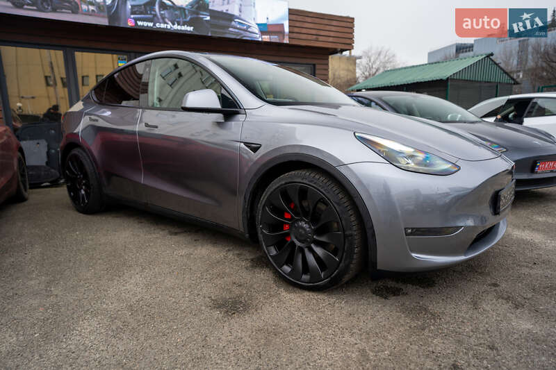 Внедорожник / Кроссовер Tesla Model Y 2023 в Киеве