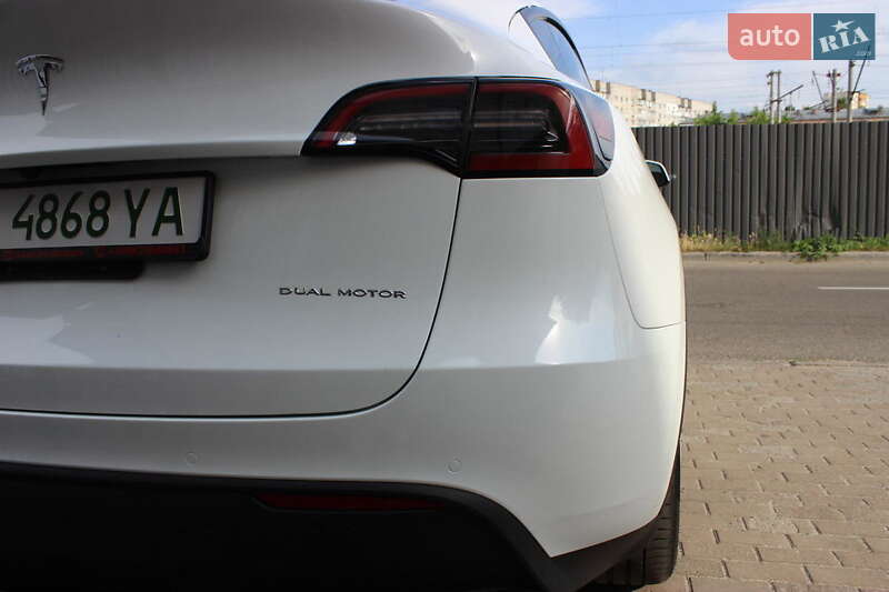 Внедорожник / Кроссовер Tesla Model Y 2021 в Киеве