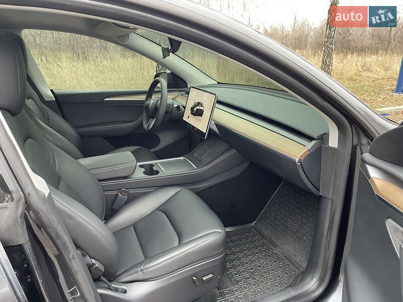 Внедорожник / Кроссовер Tesla Model Y 2024 в Запорожье