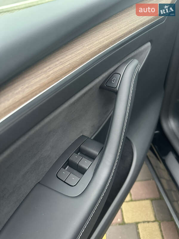 Внедорожник / Кроссовер Tesla Model Y 2024 в Днепре фото 19 Внедорожник / Кроссовер Tesla Model Y 2024 в Днепре