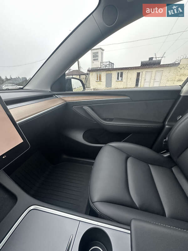 Внедорожник / Кроссовер Tesla Model Y 2024 в Днепре фото 46 Внедорожник / Кроссовер Tesla Model Y 2024 в Днепре