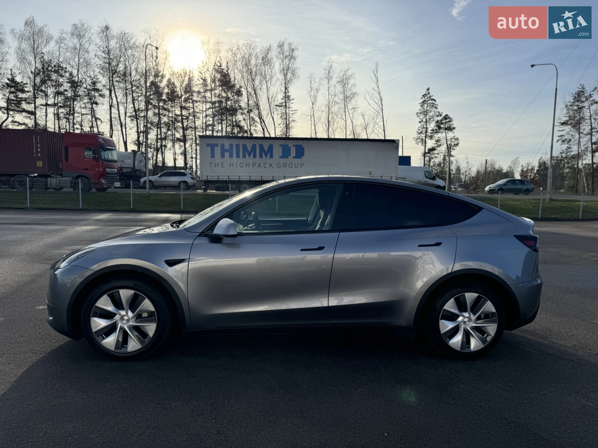 2024 Tesla Model Y - мініатюра 8
