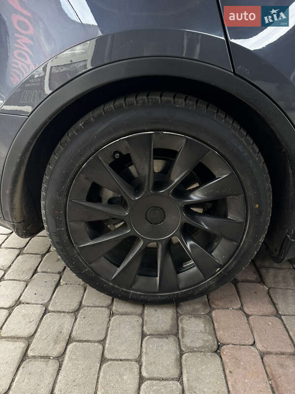 Внедорожник / Кроссовер Tesla Model Y 2020 в Львове