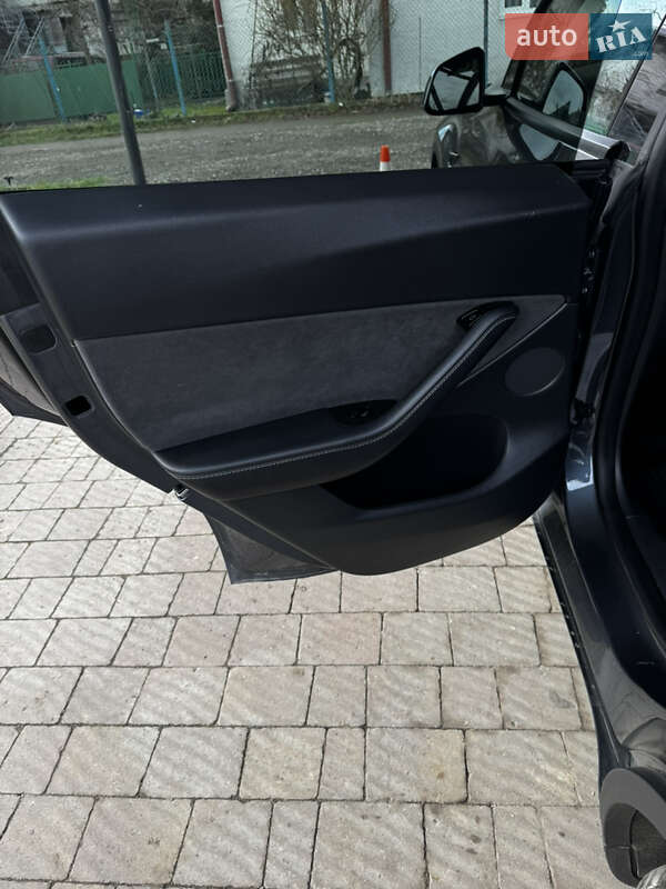 Внедорожник / Кроссовер Tesla Model Y 2020 в Львове