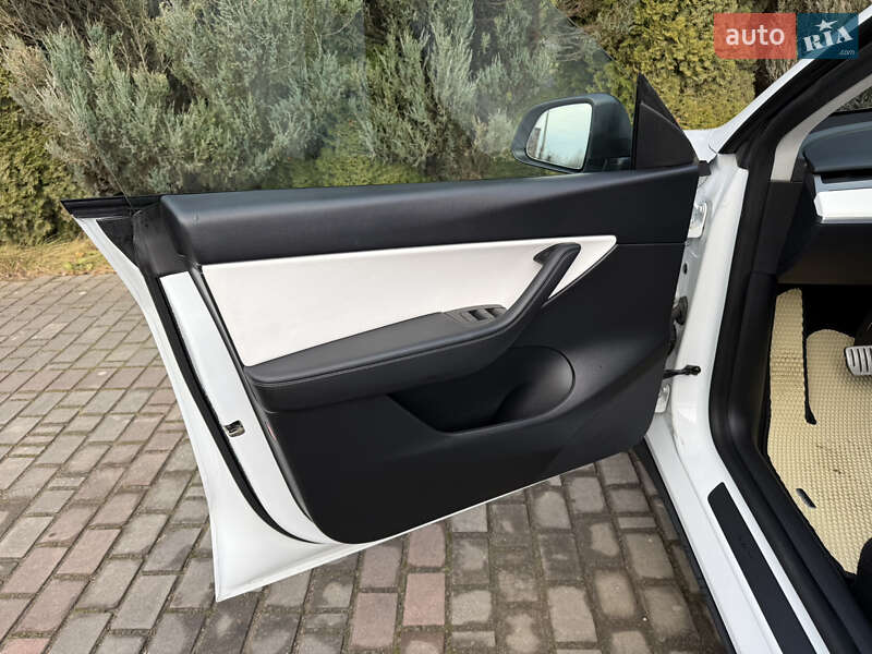 Внедорожник / Кроссовер Tesla Model Y 2022 в Самборе