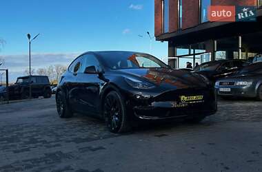 Внедорожник / Кроссовер Tesla Model Y 2023 в Черновцах