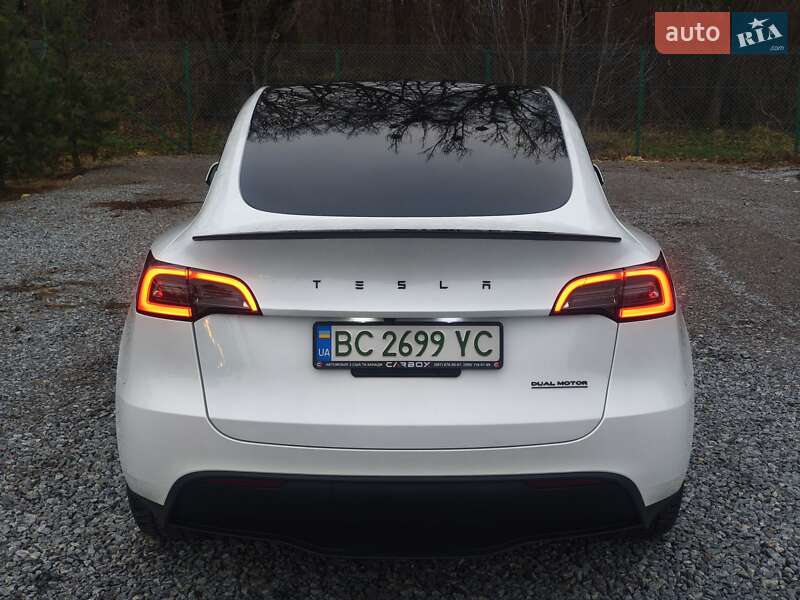 Внедорожник / Кроссовер Tesla Model Y 2023 в Львове