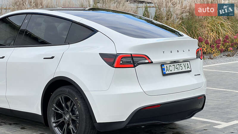 Внедорожник / Кроссовер Tesla Model Y 2021 в Луцке