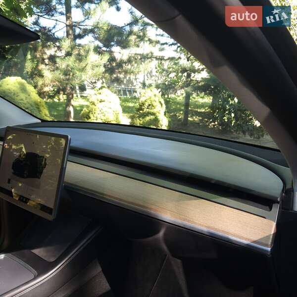 Внедорожник / Кроссовер Tesla Model Y 2022 в Луцке