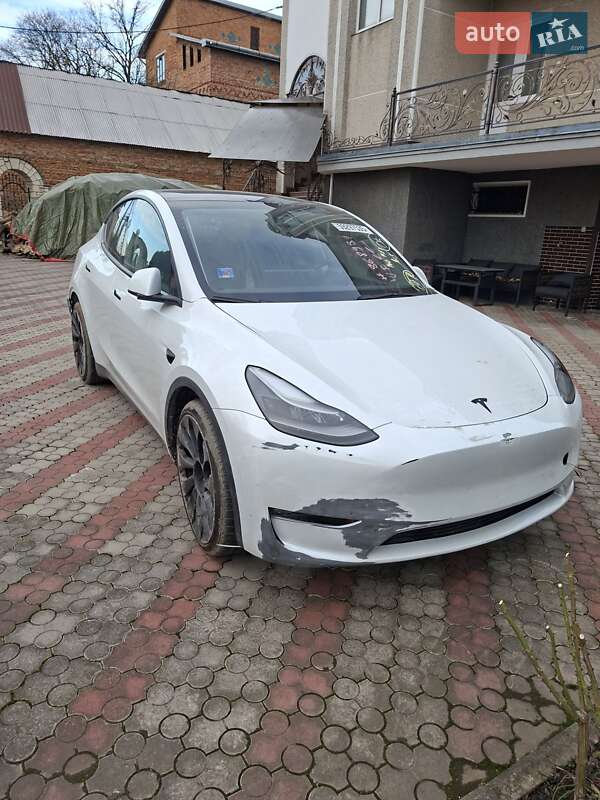 Tesla Model Y 2023