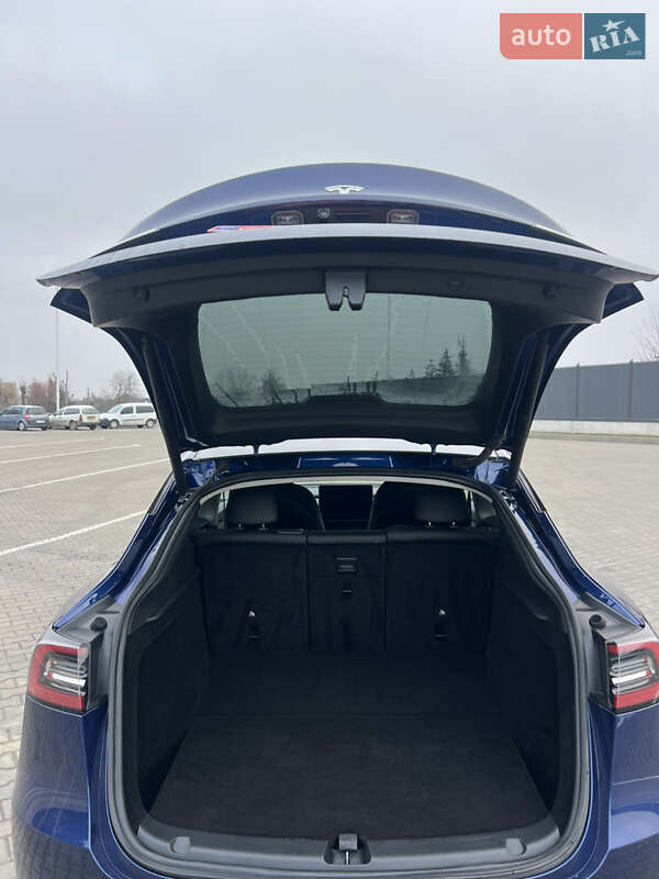 Внедорожник / Кроссовер Tesla Model Y 2023 в Луцке
