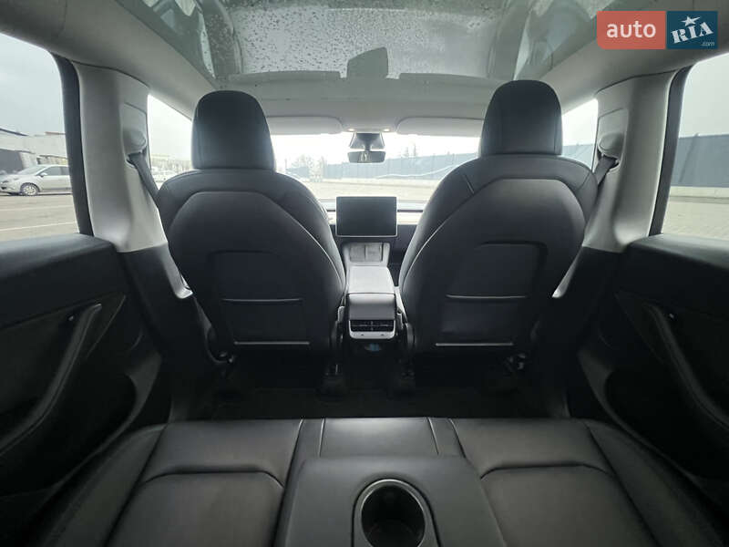 Внедорожник / Кроссовер Tesla Model Y 2023 в Луцке
