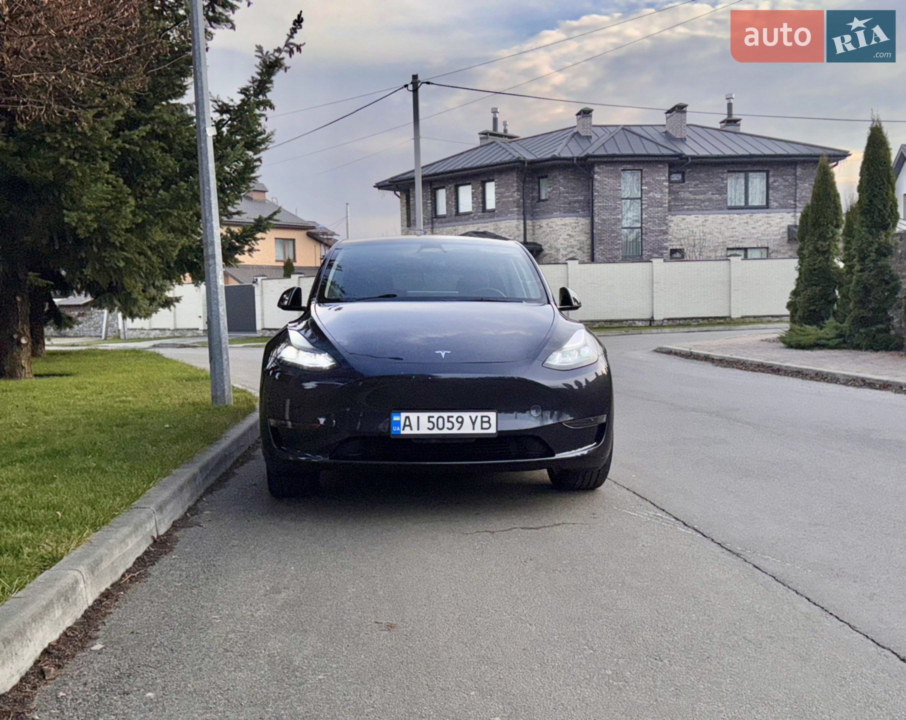 2024 Tesla Model Y - мініатюра 3