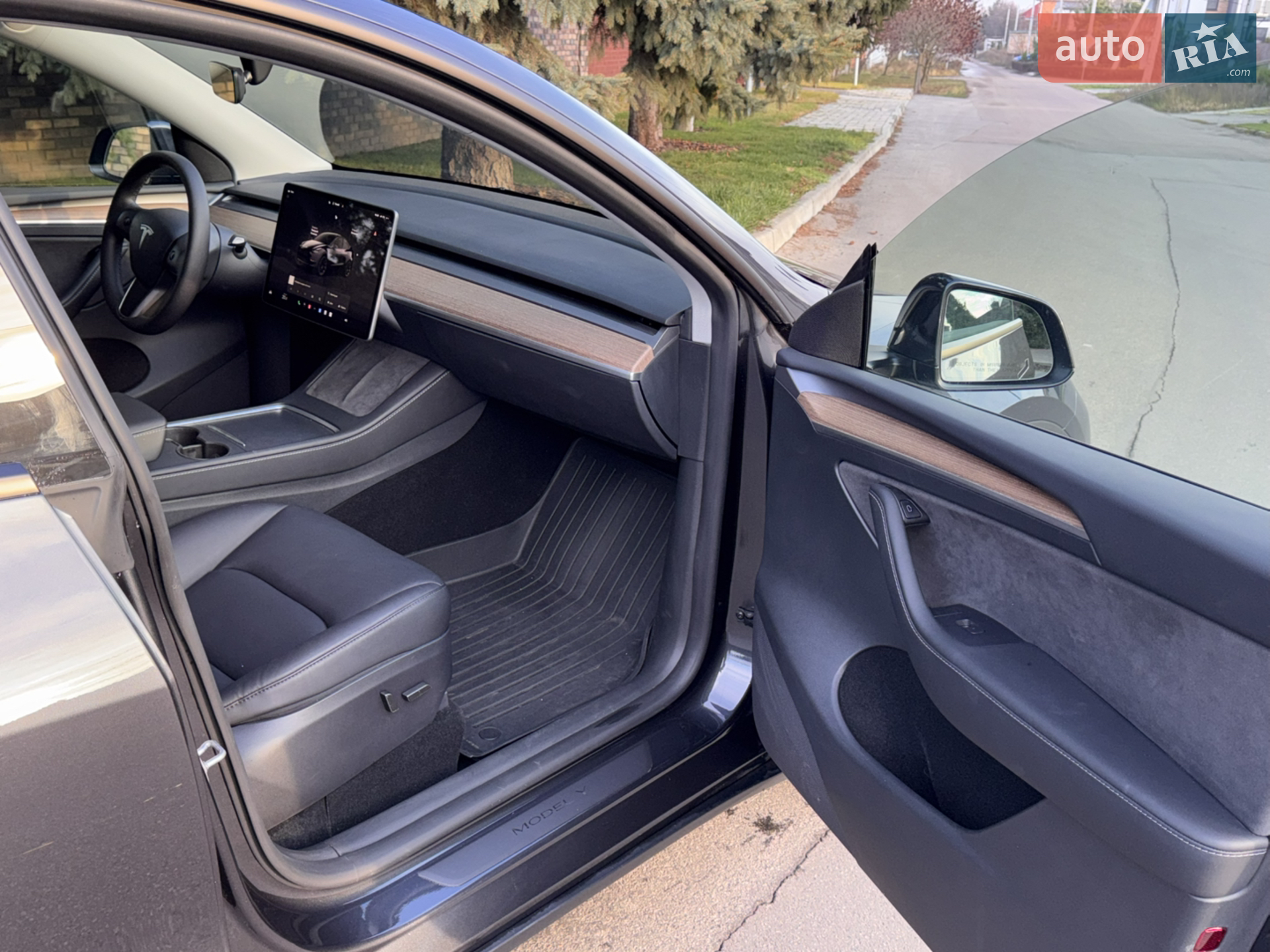 2024 Tesla Model Y - мініатюра 37