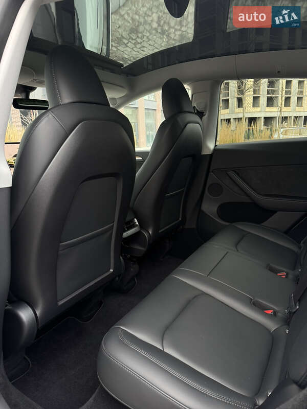 Внедорожник / Кроссовер Tesla Model Y 2023 в Киеве