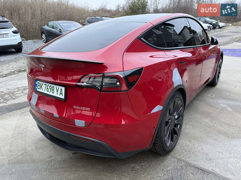 Внедорожник / Кроссовер Tesla Model Y 2021 в Ровно