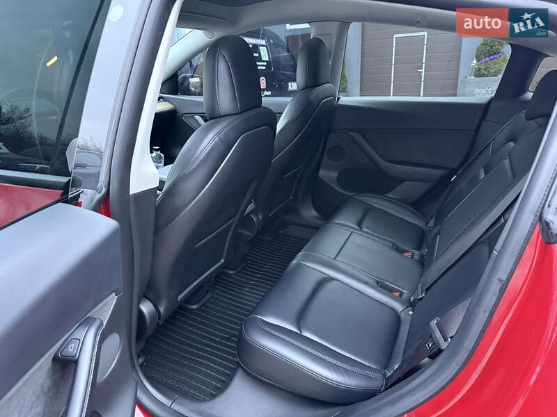 Внедорожник / Кроссовер Tesla Model Y 2021 в Ровно