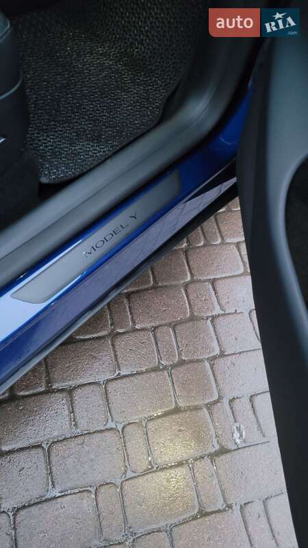 Внедорожник / Кроссовер Tesla Model Y 2023 в Полтаве