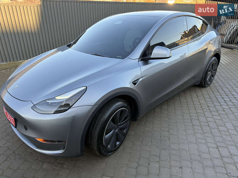 Внедорожник / Кроссовер Tesla Model Y 2024 в Львове фото 17 Внедорожник / Кроссовер Tesla Model Y 2024 в Львове