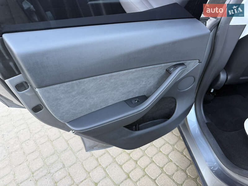 Внедорожник / Кроссовер Tesla Model Y 2024 в Львове фото 26 Внедорожник / Кроссовер Tesla Model Y 2024 в Львове