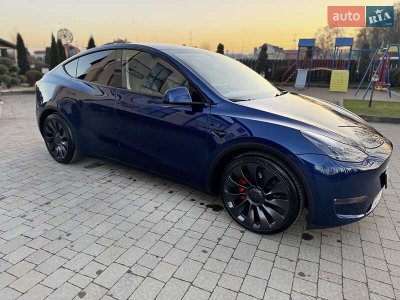 Внедорожник / Кроссовер Tesla Model Y 2024 в Стрые