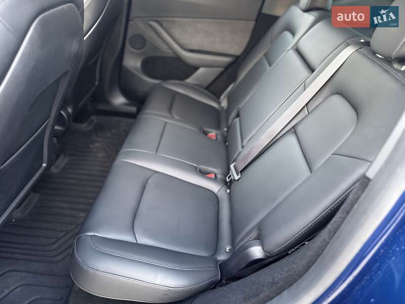 Внедорожник / Кроссовер Tesla Model Y 2024 в Стрые