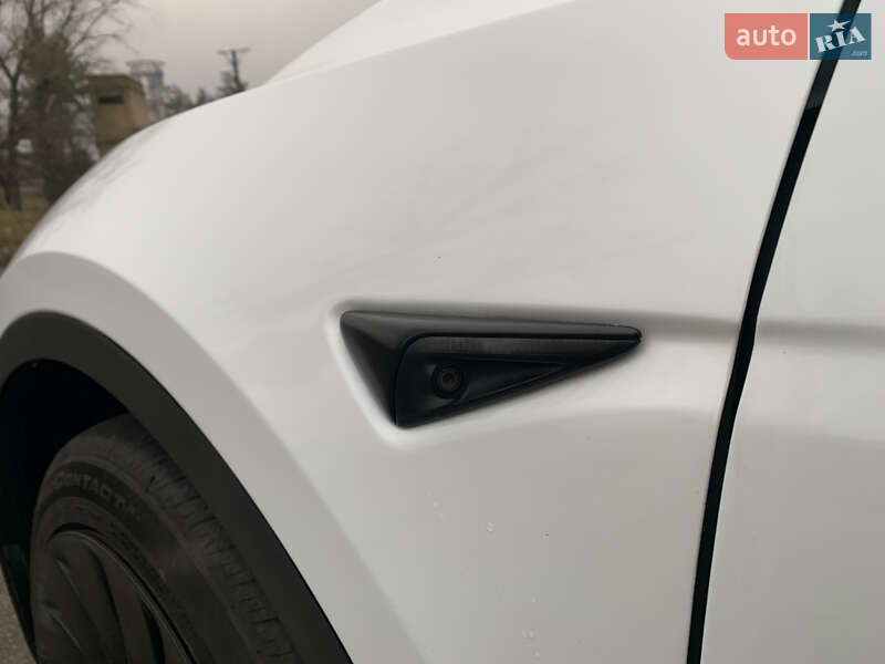 Внедорожник / Кроссовер Tesla Model Y 2020 в Киеве