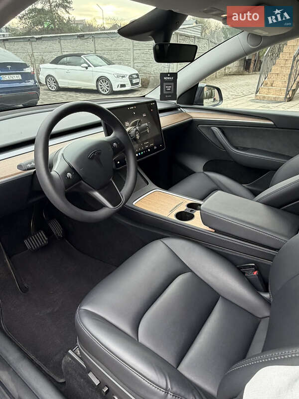 Внедорожник / Кроссовер Tesla Model Y 2024 в Львове