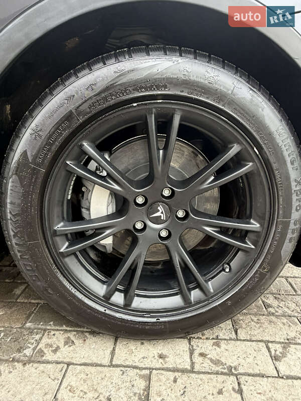 Внедорожник / Кроссовер Tesla Model Y 2024 в Львове