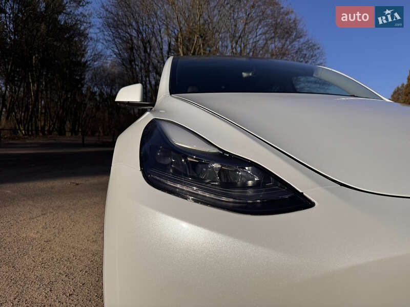 Внедорожник / Кроссовер Tesla Model Y 2023 в Львове