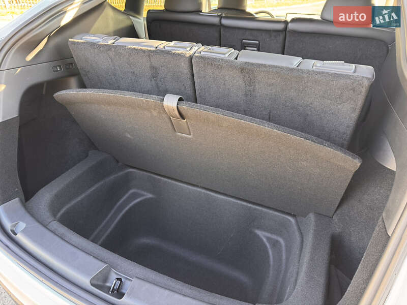 Внедорожник / Кроссовер Tesla Model Y 2023 в Львове