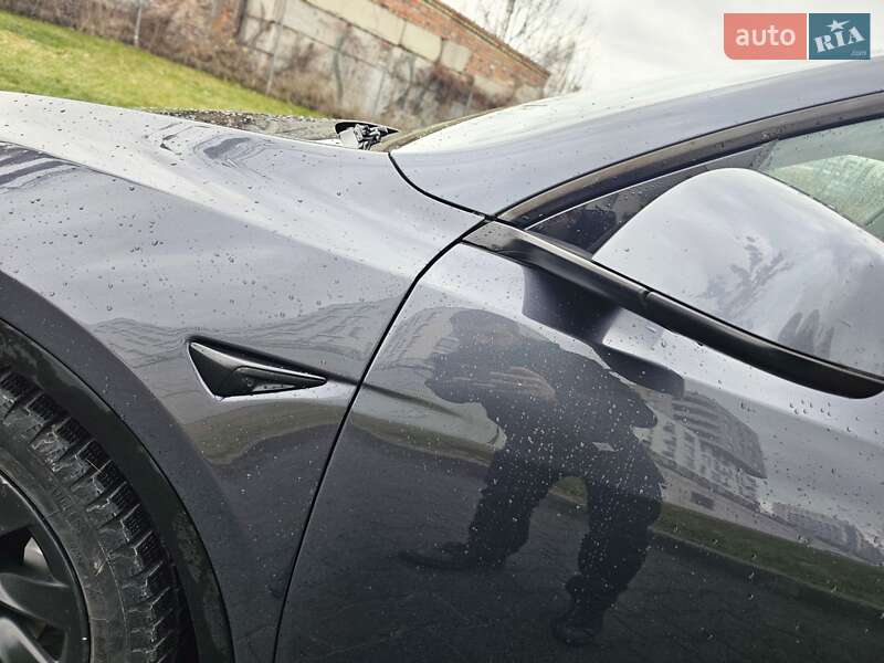 Внедорожник / Кроссовер Tesla Model Y 2020 в Львове