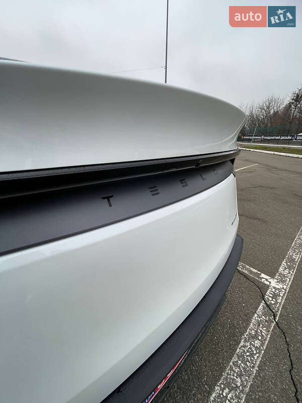 Внедорожник / Кроссовер Tesla Model Y 2025 в Киеве фото 18 Внедорожник / Кроссовер Tesla Model Y 2025 в Киеве