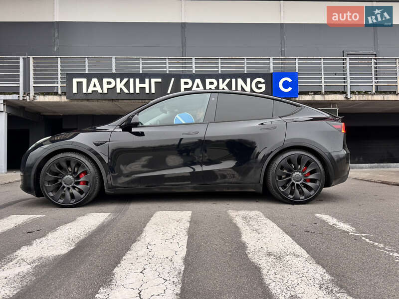 Внедорожник / Кроссовер Tesla Model Y 2022 в Киеве