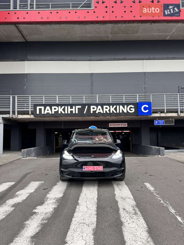 Внедорожник / Кроссовер Tesla Model Y 2024 в Киеве