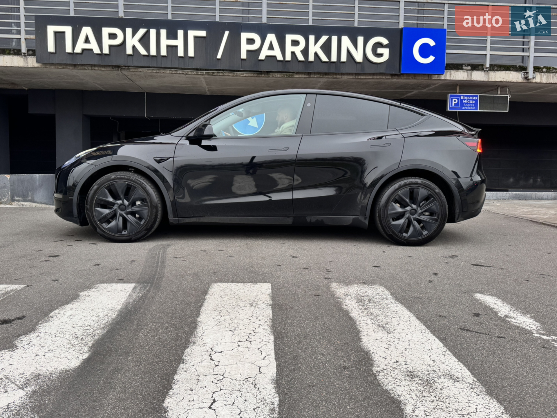 2024 Tesla Model Y - мініатюра 3