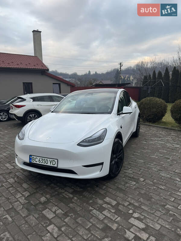 Внедорожник / Кроссовер Tesla Model Y 2024 в Львове